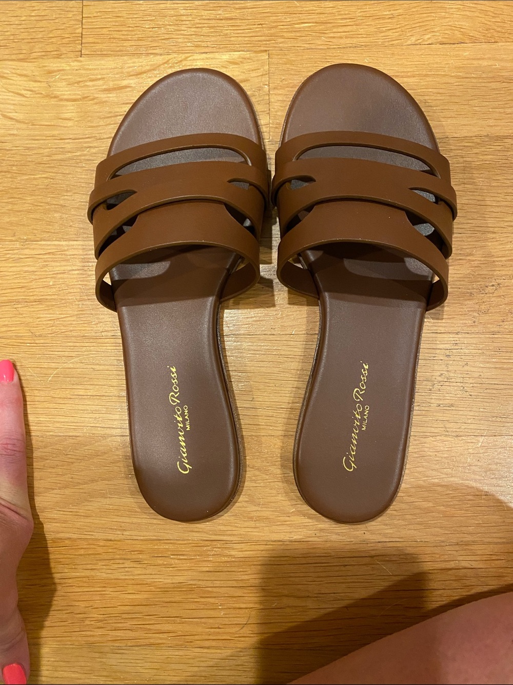 Gianvito Rossi Nora Flat Sandals. - Picture 4 of 10
